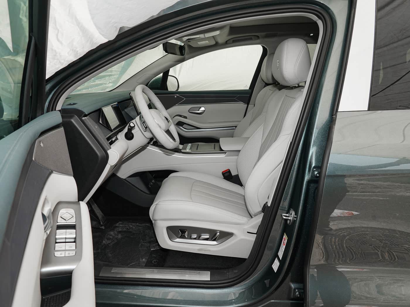 2025 BYD TANG L Image 10